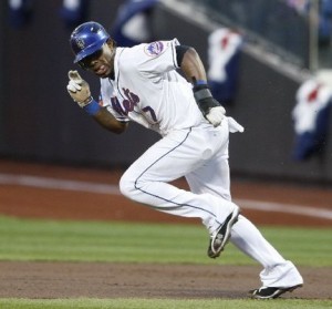 jose-reyes-running-41609-e4b84bb22f6123af_large